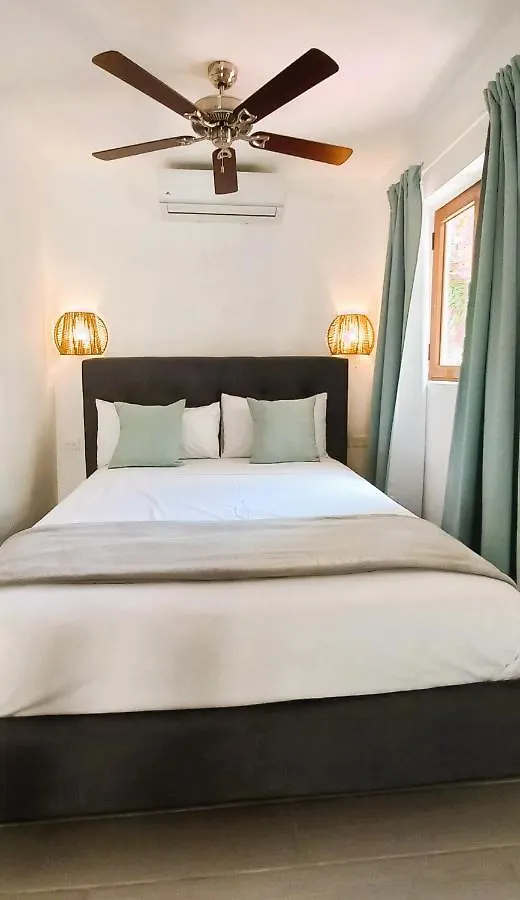 Aparthotel La Piazzetta Suites Punta Cana Beach - Los Corales Village