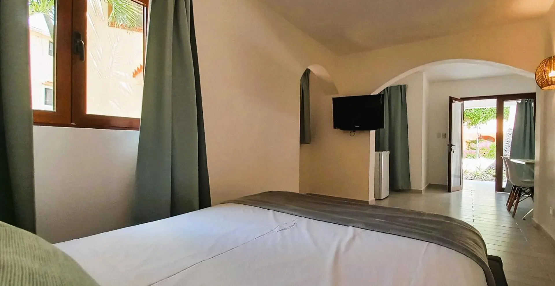 Aparthotel La Piazzetta Suites Punta Cana Beach - Los Corales Village